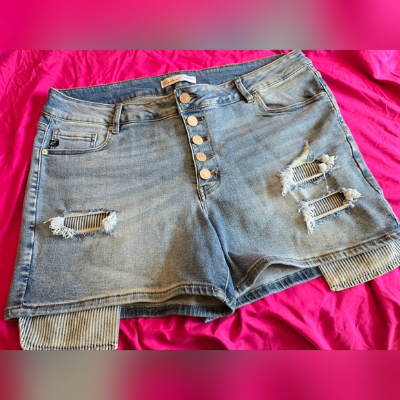 KanCan Pants - KanCan Light Blue Distressed Jean Shorts-NWOT
